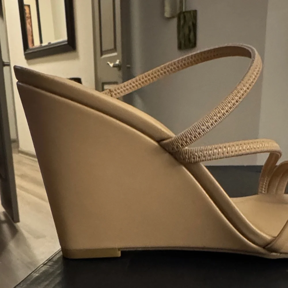 INC International Concepts 🌺Women's Beige Wedge Sandals BRAND NEW IN BOX SIZE 🌺